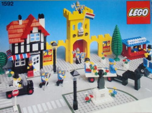 LEGO sættet Town Square - Castle Scene (Dutch Version)