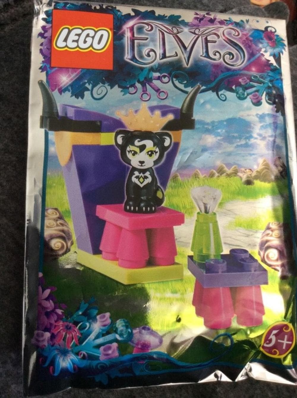 LEGO sættet Jynx The Witch's Cat