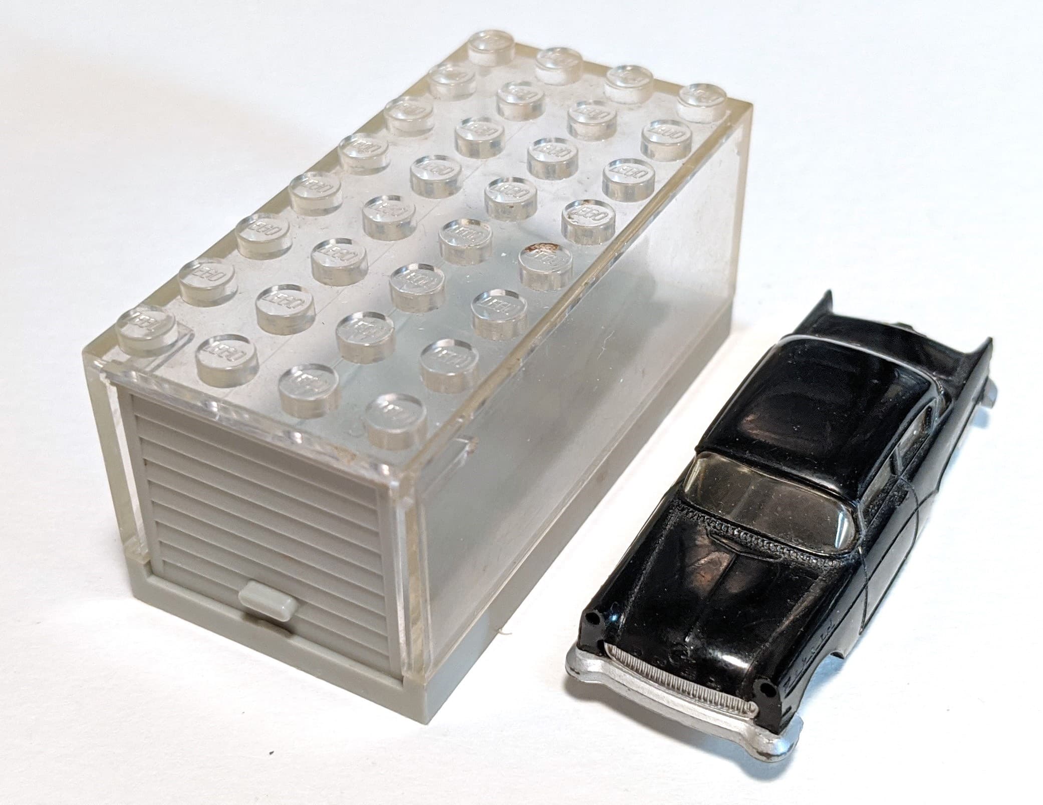 LEGO sættet 1:87 Opel Rekord with Garage