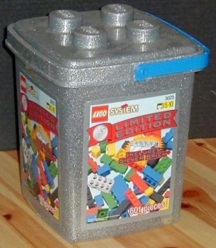 LEGO sættet 25th Anniversary Silver Bucket