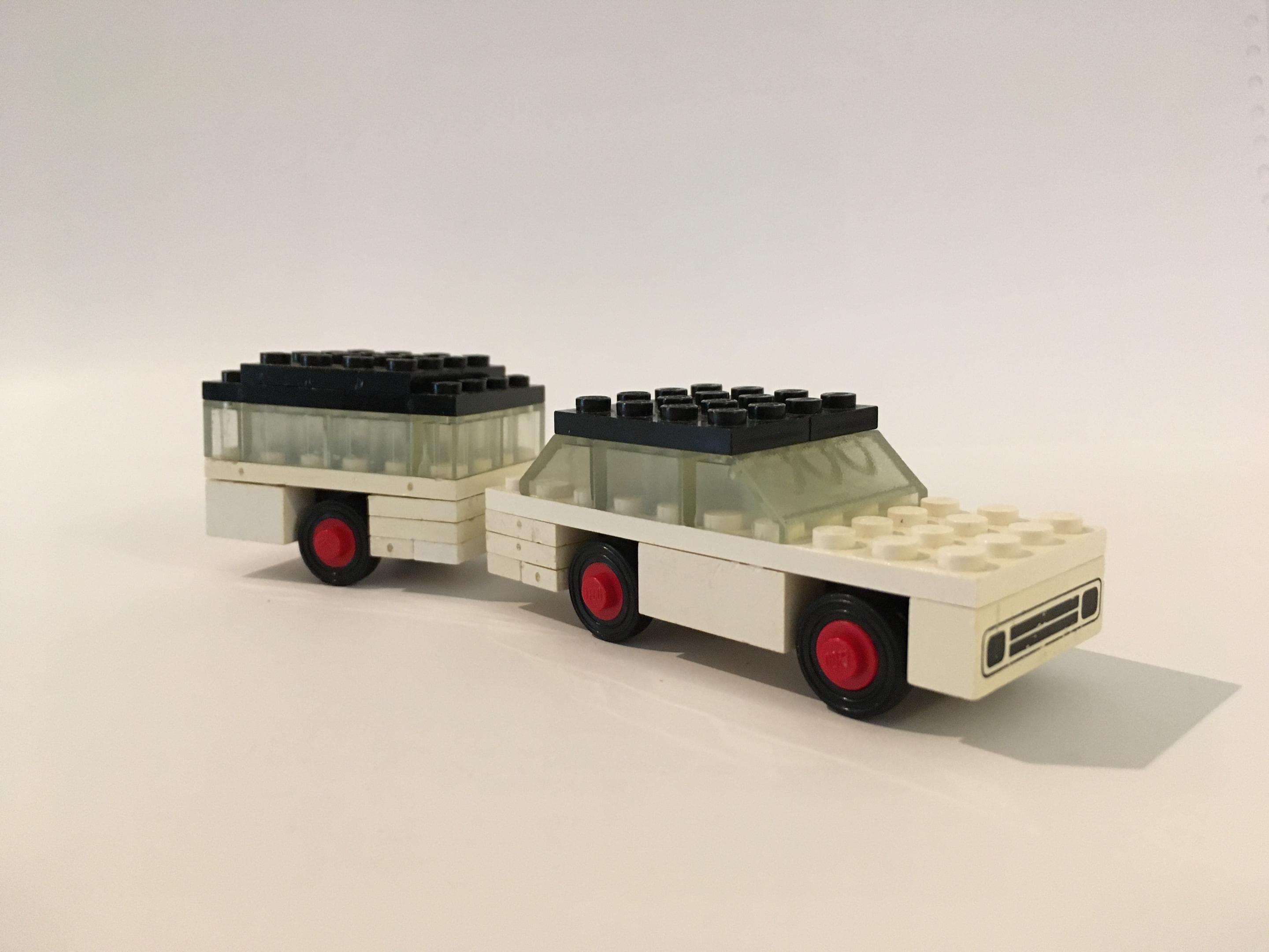 LEGO sættet White Car and Camper
