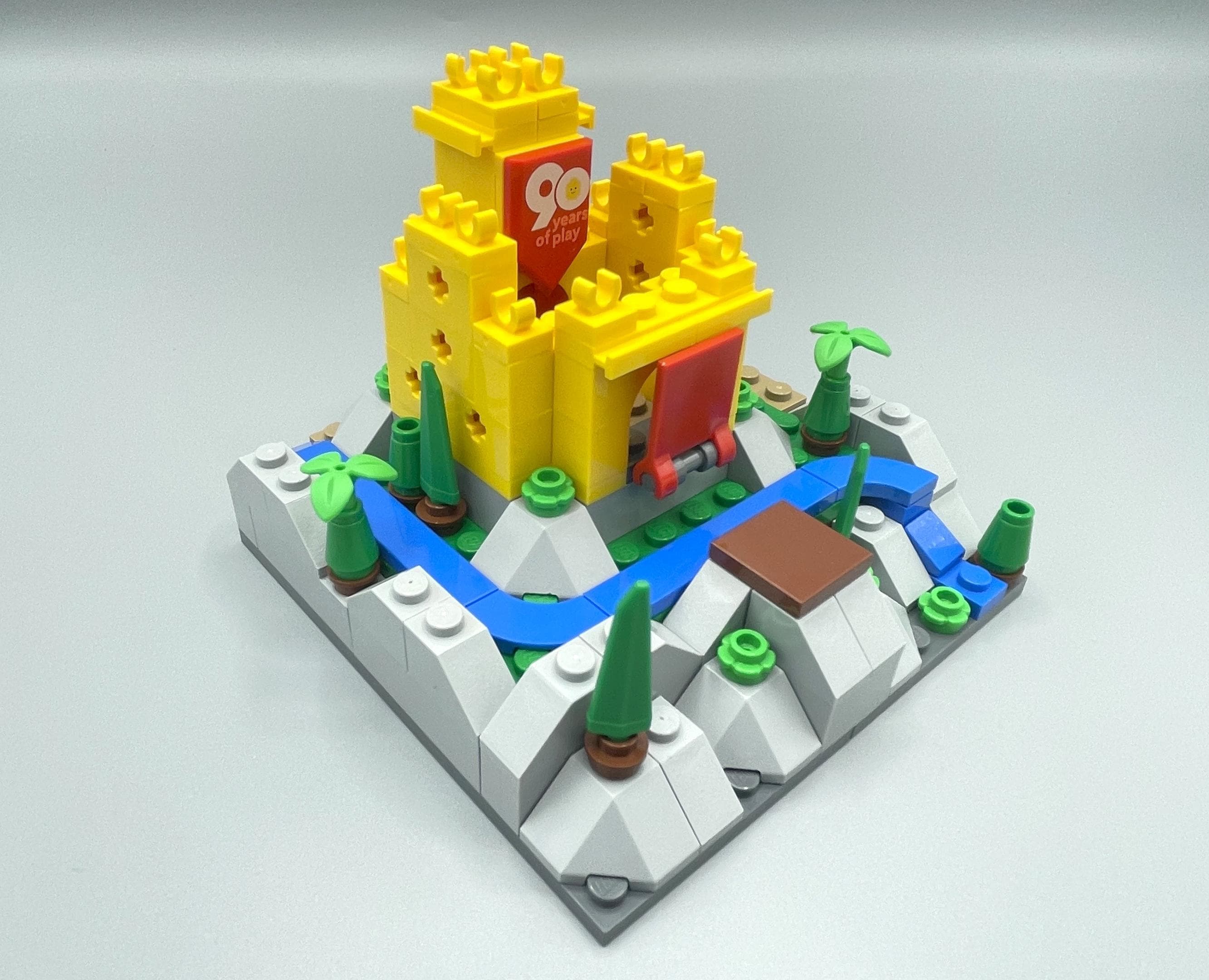 LEGO sættet 90th Anniversary Mini Castle