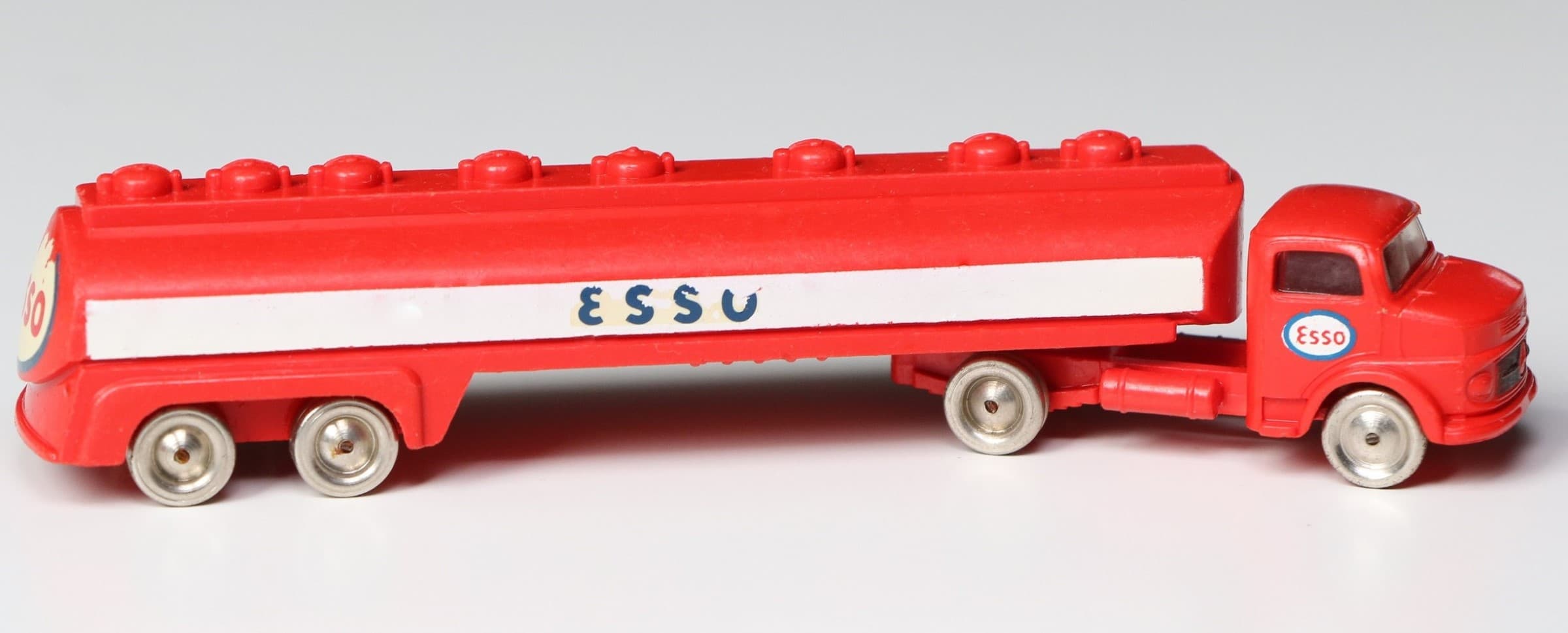 LEGO sættet 1:87 Mercedes Esso Tanker