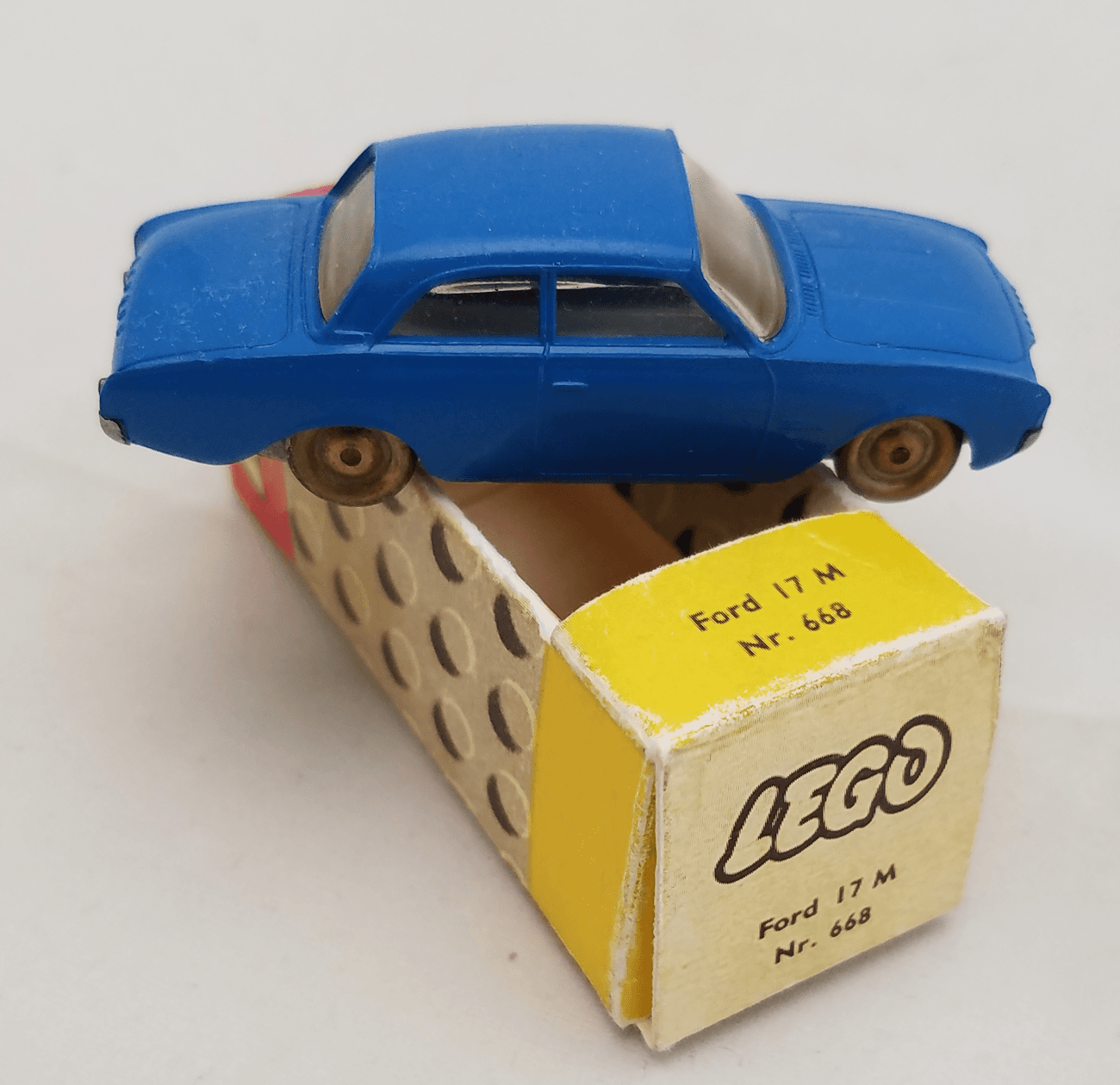 LEGO sættet 1:87 Ford Taunus 17M