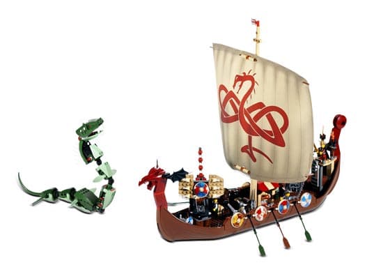 LEGO sættet Viking Ship challenges the Midgard Serpent