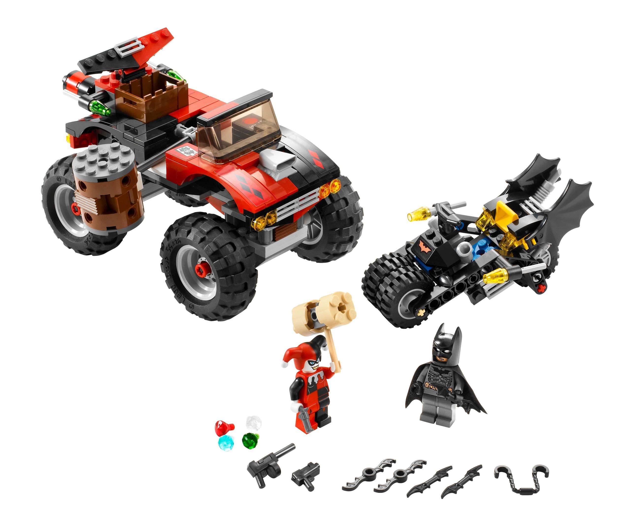 LEGO sættet The Batcycle: Harley Quinn's Hammer Truck