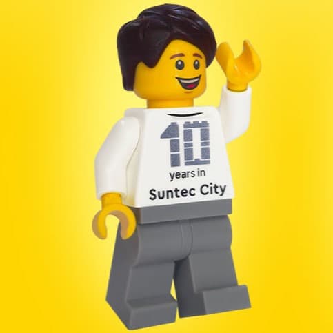 LEGO sættet Celebrating 10 Years at Suntec City - Male Minifigure