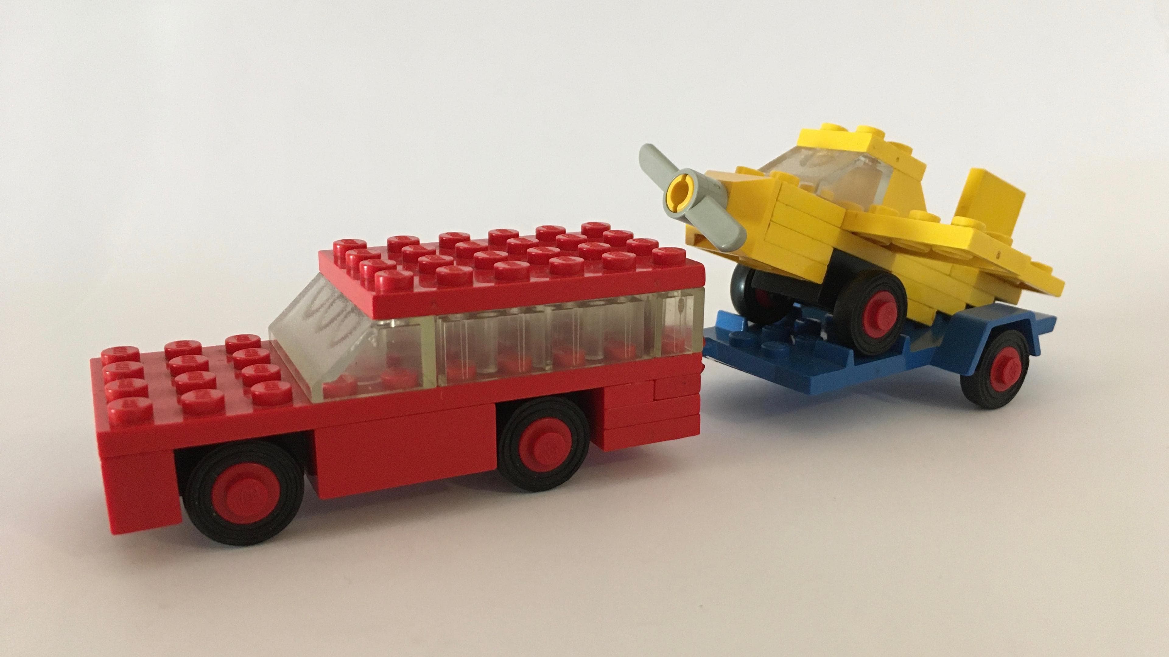 LEGO sættet Car with Plane Transporter